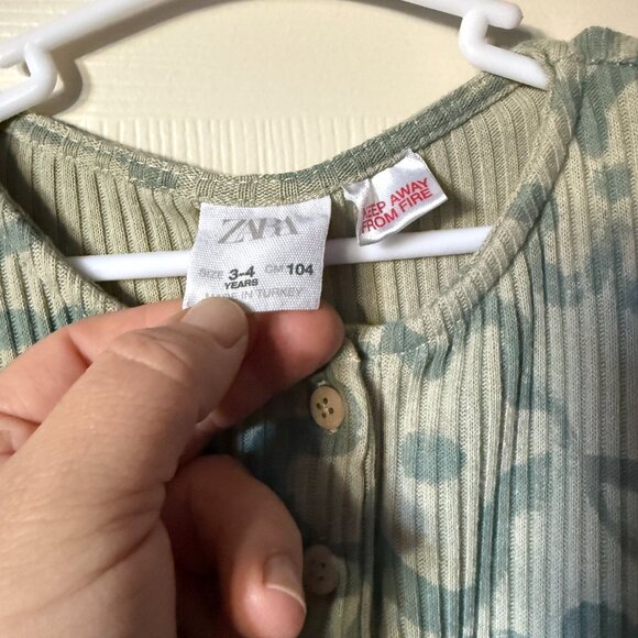 Designer Girls Dress Bundle - Size 4-5 - Picture 2 of 9